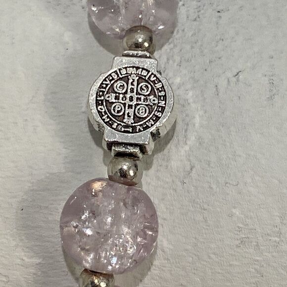 Elegant Beaded Bracelet with Cross Charm - Picture 6 of 8